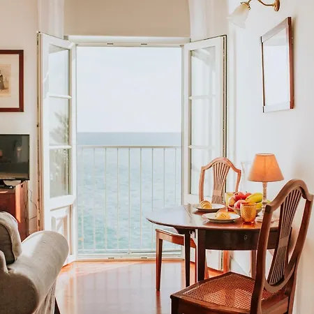 Casa Da Camara de Lobos